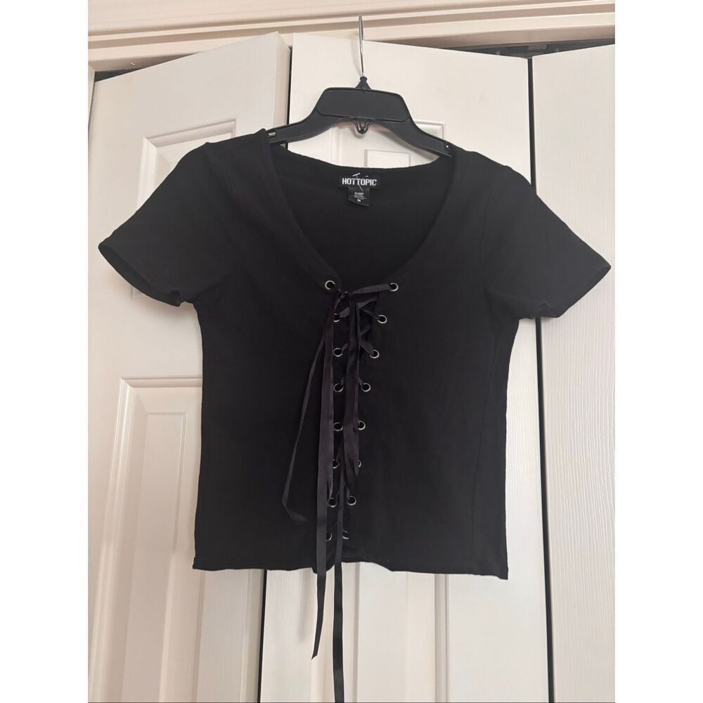 Hot Topic Lace Up Crop Top